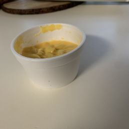 Mac and cheese that they didn't bother to fill to the top. Mac and cheese that they didn't bother to fill to the top.