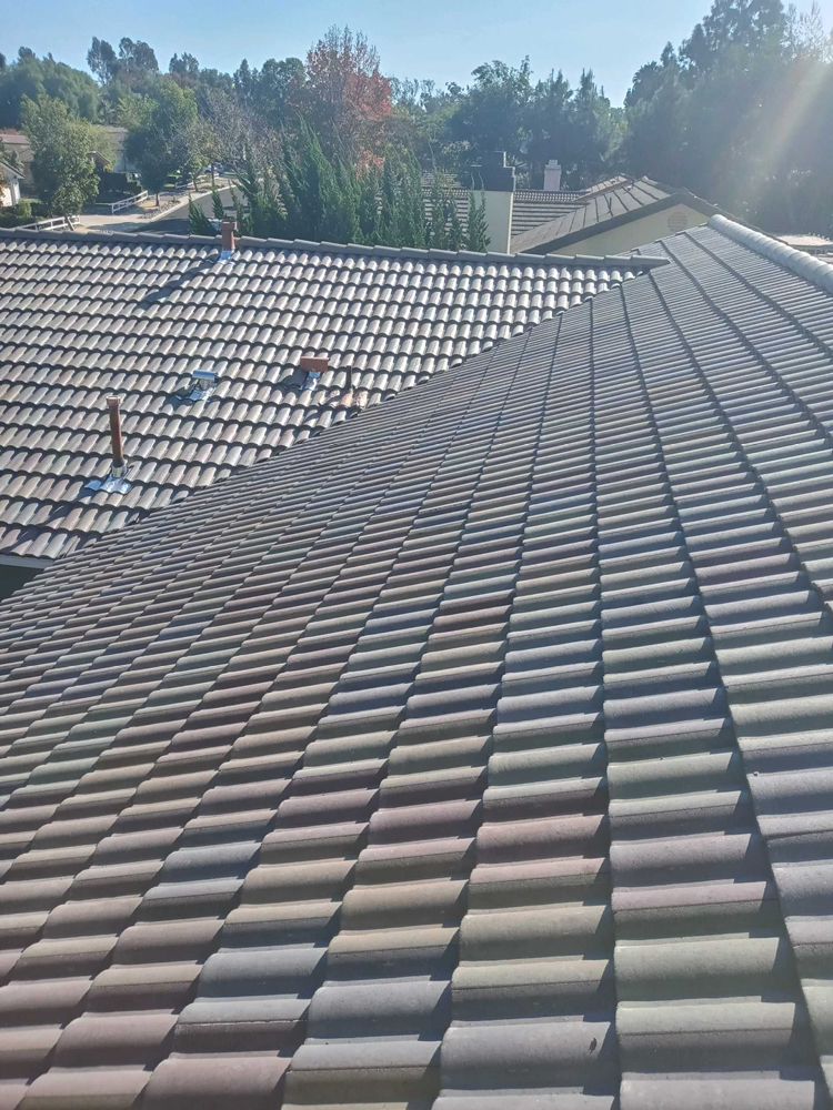 Slide of Baynes Roofing