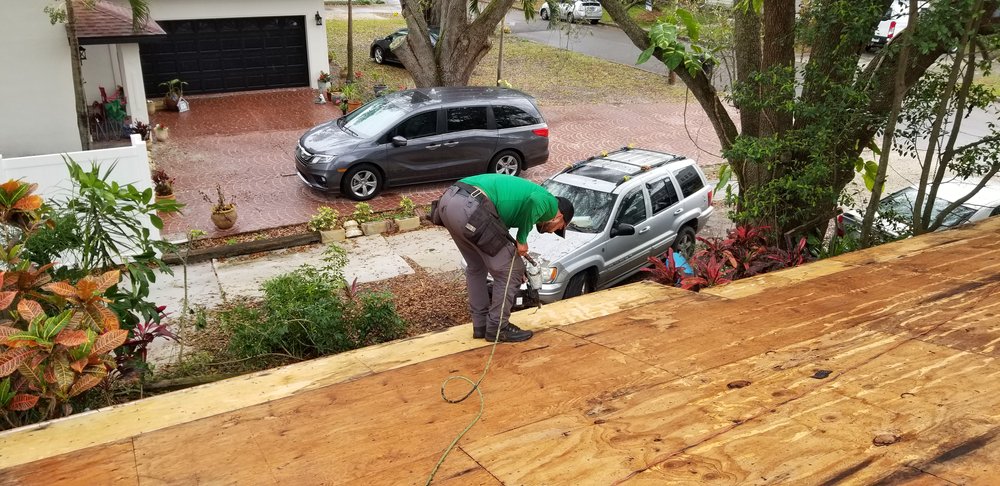 Slide of Straight Edge Builders and Roofers