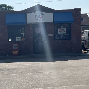 Smoke-A-Holics BBQ - First in line again. Lots of locals love this place. - Barbeque Near Me - Fort Worth, Texas Smoke-A-Holics BBQ - First in line again. Lots of locals love this place. - Barbeque Near Me - Fort Worth, Texas