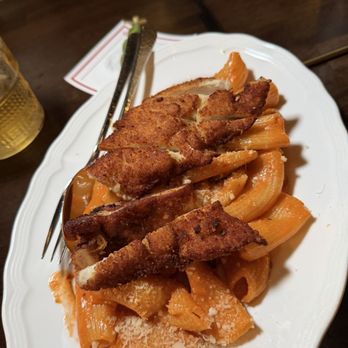 Ospi Dallas - Spicy Rigatoni with crispy chicken - Pizza Near Me - Dallas, Texas Ospi Dallas - Spicy Rigatoni with crispy chicken - Pizza Near Me - Dallas, Texas