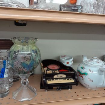 MyUnique Thrift - Elizabeth - Many tchotckes - Thrift Stores Near Me - Elizabeth, New Jersey MyUnique Thrift - Elizabeth - Many tchotckes - Thrift Stores Near Me - Elizabeth, New Jersey