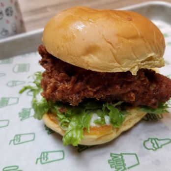 Shake Shack West Loop - Chick'n Shack - Burgers Near Me - Chicago, Illinois