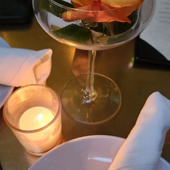 Do Not Disturb - Lovely table - Speakeasies Near Me - New York, New York