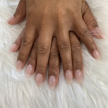 Coco Luxe Nails - Eyelash Service Near Me - Santa Monica, California