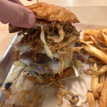 MOOYAH Burgers, Fries & Shakes - Burgers Near Me - Irvine, California