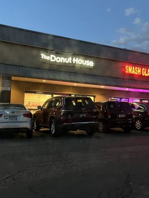 The Donut House by null