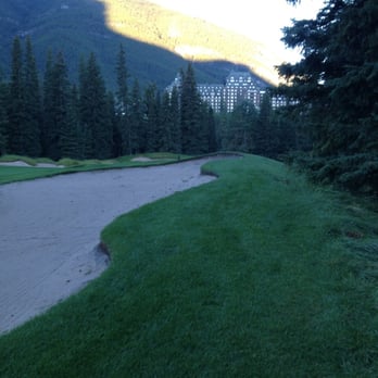 Banff Springs - Fairmont as backdrop on back 9 - Golf Near Me - Banff, Alberta