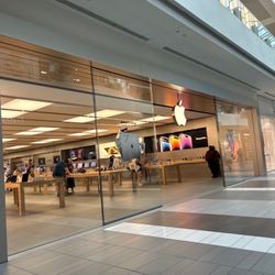 Apple CoolSprings Galleria - Entrance