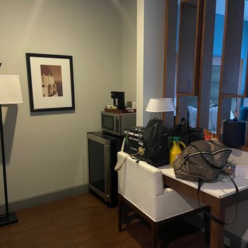 BLVD Hotel & Studios - Desk area. - Hotels Near Me - Studio City, California BLVD Hotel & Studios - Desk area. - Hotels Near Me - Studio City, California