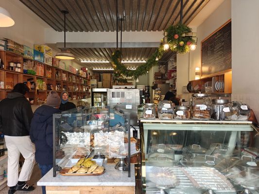 Cinnamon Girl by null