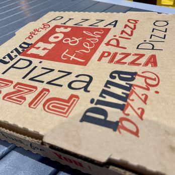 Bellatrino Pizzeria - How the pizza is served - Pizza Near Me - Dallas, Texas Bellatrino Pizzeria - How the pizza is served - Pizza Near Me - Dallas, Texas