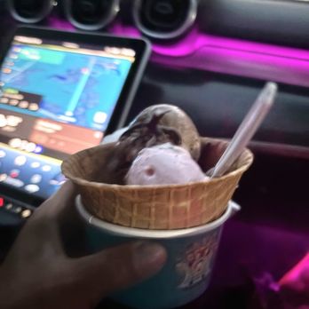 Magic Bus on Sanibel - Freezer Burn Taste. No Thanx. - Ice Cream & Frozen Yogurt Near Me - Sanibel, Florida Magic Bus on Sanibel - Freezer Burn Taste. No Thanx. - Ice Cream & Frozen Yogurt Near Me - Sanibel, Florida
