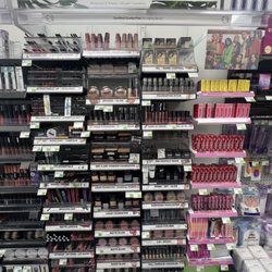 Sally Beauty - Makeup
