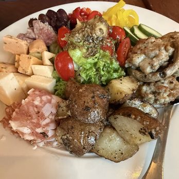 Ida's Restaurant - Ida's Antipasto (large) - Italian Near Me - Middletown, Rhode Island