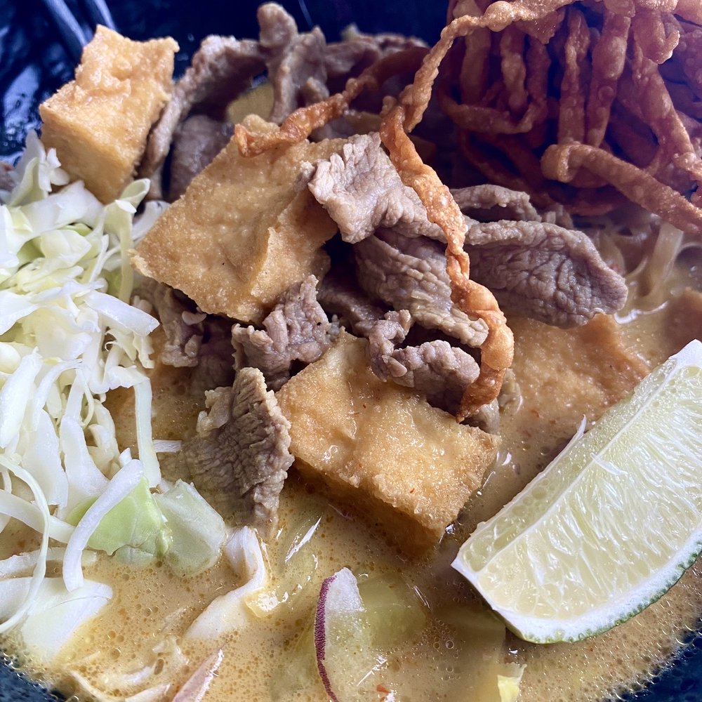 Bangkok_OMG Thai Kitchen - Kao soy curry noodles with beef and tofu - Thai Near Me - Yakima, Washington