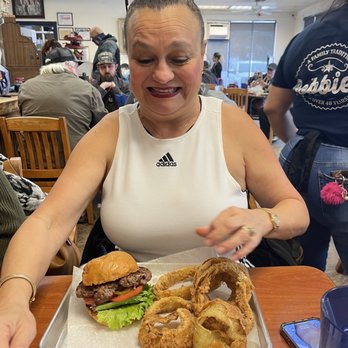 Bobbie's Southern Kitchen - American Near Me - San Antonio, Texas