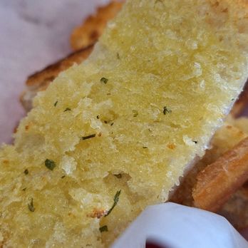 Geraldi's - Shell Knob - Courtesy garlic bread - Italian Near Me - Shell Knob, Missouri