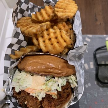 Chubby's Chickn - Nashville chicken sandwich & waffle fries - Food Trucks Near Me - San Jose, California