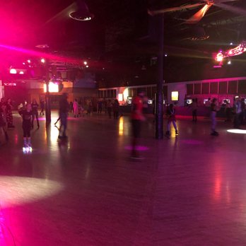 Epic Rollertainment - Staff with no mask - Skating Rinks Near Me - Murrieta, California