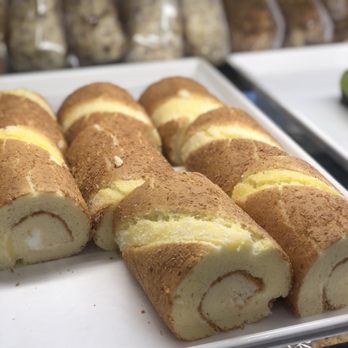 85°C Bakery Cafe-Pleasanton - Yellow cake roll . - Bakeries Near Me - Pleasanton, California