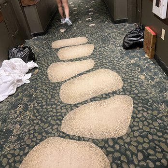 Great Wolf Lodge - Trash and towels lining the hallways - Resorts Near Me - Concord, North Carolina Great Wolf Lodge - Trash and towels lining the hallways - Resorts Near Me - Concord, North Carolina