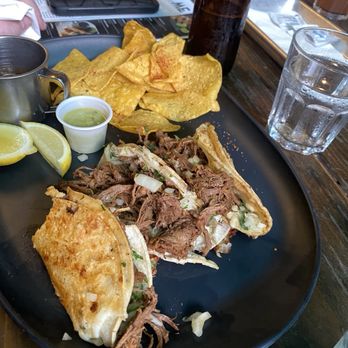 305 Sports Bar - Sports Bars Near Me - Miami, Florida