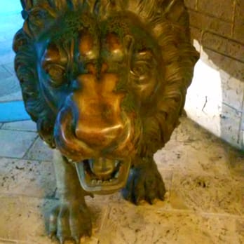 River Park Hotel - A cute lion to greet you as you arrive. - Hotels Near Me - Miami, Florida