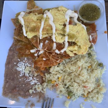 Mex Cocina Cafe - Chilaquiles a la bandera - Desserts Near Me - Burbank, California Mex Cocina Cafe - Chilaquiles a la bandera - Desserts Near Me - Burbank, California