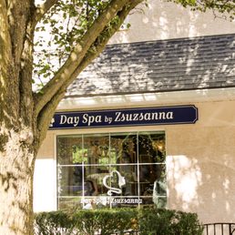 Exterior outside entrance of Day Spa by Zsuzsanna - Wayne, Pennsylvania Exterior outside entrance of Day Spa by Zsuzsanna - Wayne, Pennsylvania