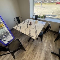 Dom's Deli and Grille House