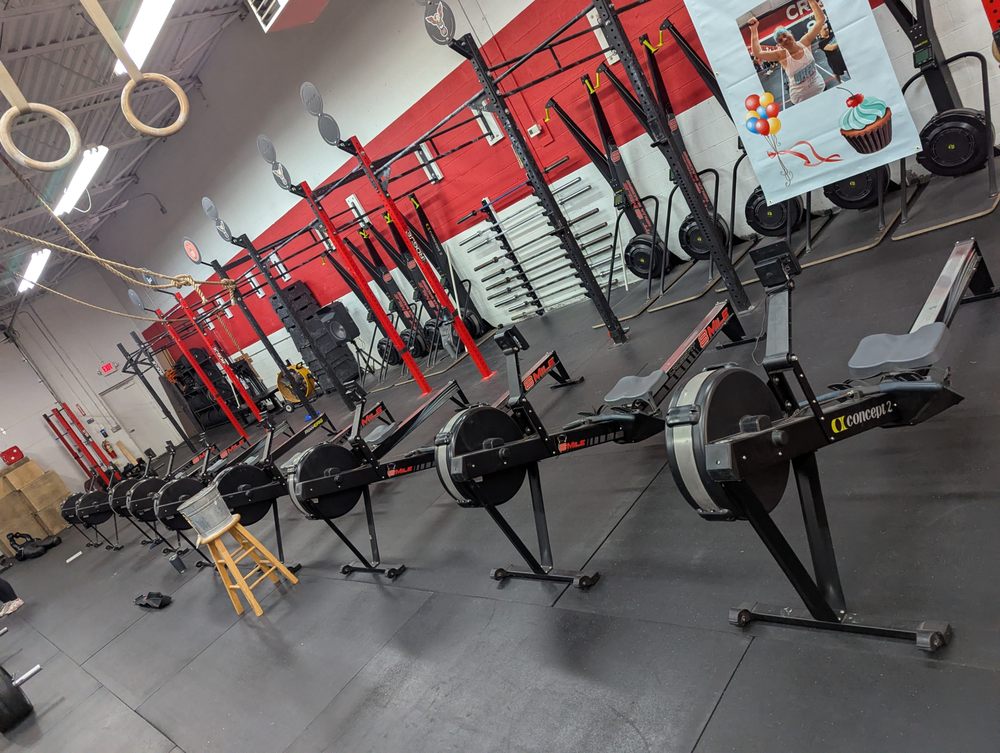 Crossfit 8 Mile Logo