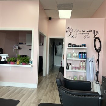 Oaks Beauty Studio - Inside - Blow Dry/Out Services Near Me - Sherman oaks , California Oaks Beauty Studio - Inside - Blow Dry/Out Services Near Me - Sherman oaks , California