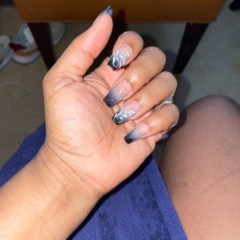 2Q Nail Bar - Black ombré gel set with Jimmies design - Nail Salons Near Me - Woodbridge, Virginia