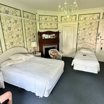 Windermere Hotel - Room - Hotels Near Me - Mackinac Island, Michigan Windermere Hotel - Room - Hotels Near Me - Mackinac Island, Michigan