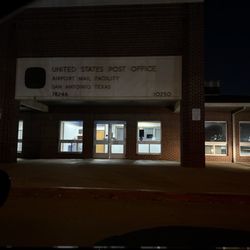 United States Post Office - Storefront. The only USPS that opens late and on weekends!