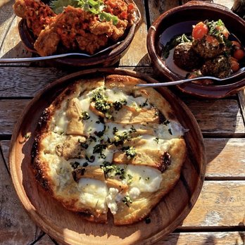 Cara Cara - Fried chicken, quinoa fritters, mushroom focaccia - New American Near Me - Los Angeles, California Cara Cara - Fried chicken, quinoa fritters, mushroom focaccia - New American Near Me - Los Angeles, California