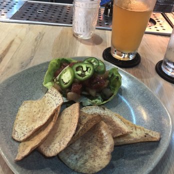 Moku Kitchen - Cocktail Bars Near Me - Honolulu, Hawaii