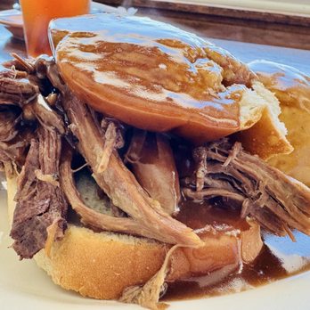 The Overlook Restaurant - Manhattan beef with mashed potatoes - American Near Me - Leavenworth, Indiana