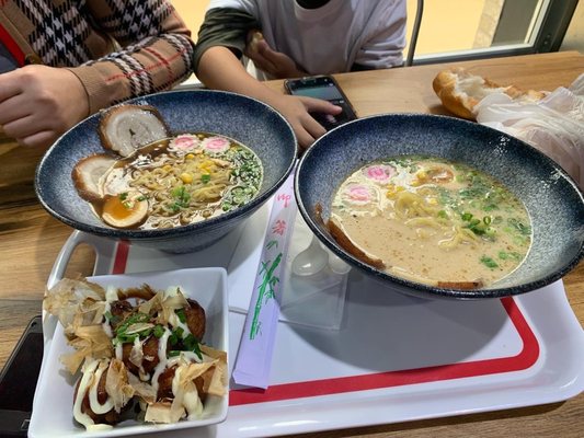 Sakari Ramen by null