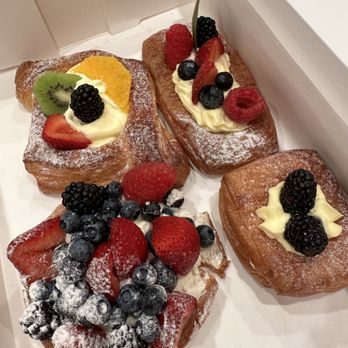 Paris Baguette - Berry tart (lower left) and fruit tarts -- pastry bit is a bit doughy, but still give it a try! One is probably enough - Bakeries Near Me - San Francisco, California Paris Baguette - Berry tart (lower left) and fruit tarts -- pastry bit is a bit doughy, but still give it a try! One is probably enough - Bakeries Near Me - San Francisco, California