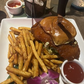 BITES Asian Kitchen + Bar - General Tso GOOD Chicken Sandwich - Japanese Near Me - Chicago, Illinois