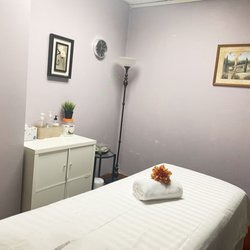 Sunrise Massage - Massage room