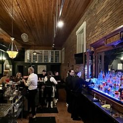 Dev's Steakhouse Piano Bar Lounge - Bar area