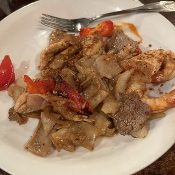 Mongkut Thai Restaurant - #76. Drunken Noodles - Thai Near Me - San Clemente, California