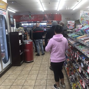 Speedway - people shopping in a grocery store - Gas Stations Near Me - Warren, Ohio