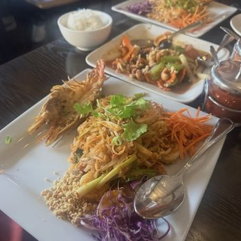 Luv n Eat Thai Cuisine - Pad Thai - Thai Near Me - Camarillo, California Luv n Eat Thai Cuisine - Pad Thai - Thai Near Me - Camarillo, California