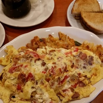 Gus' American Grill - Spartan Omelet  (bacon, feta, tomatoes) - American Near Me - Brooklyn, New York