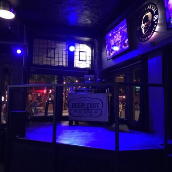 Thirsty’s - Bar is cool and the bartender is awesome , Katie is the real deal as far as young fun living bar tenders. - Dance Clubs Near Me - Austin, Texas