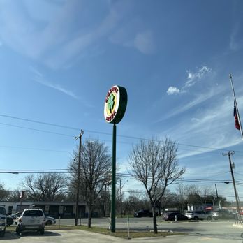 Big Lou's Pizza - Sign can't miss this big place - Pizza Near Me - San Antonio, Texas Big Lou's Pizza - Sign can't miss this big place - Pizza Near Me - San Antonio, Texas